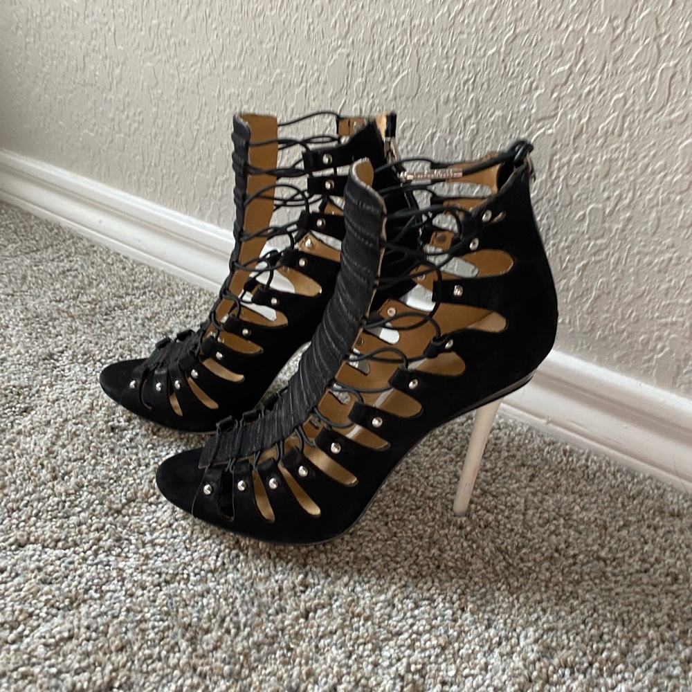 Size 6 womens shoes LAMB by Gwen Stefani in good condition. Worn very little